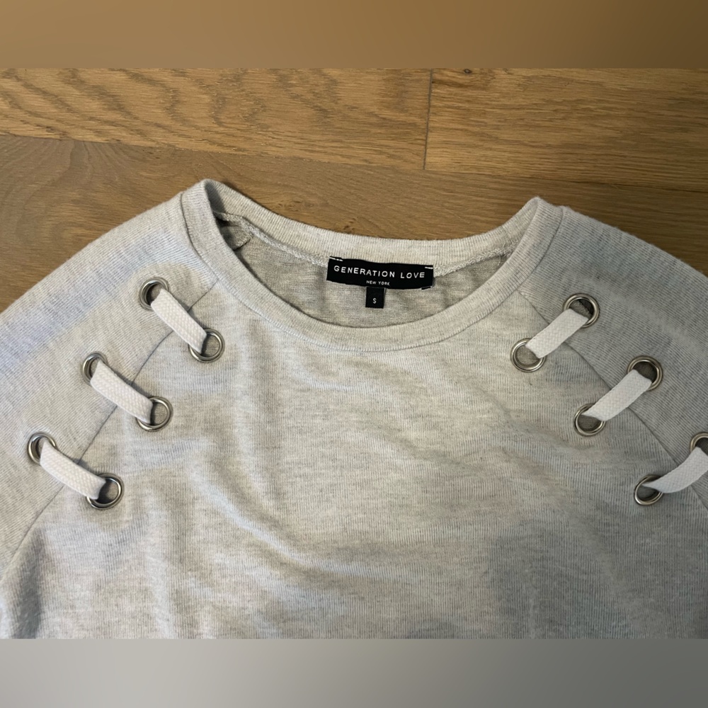 Generation love grey pullover sweater size small with with ties - Picture 5 of 5